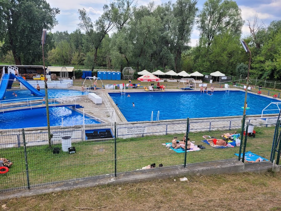 Ożarowskie Baseny Letnie