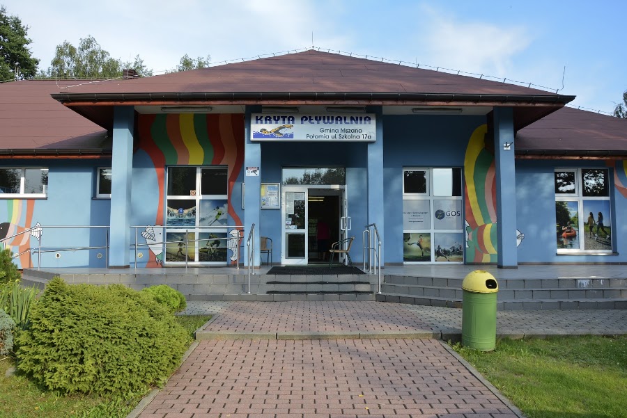 Kryta pływalnia w Połomi