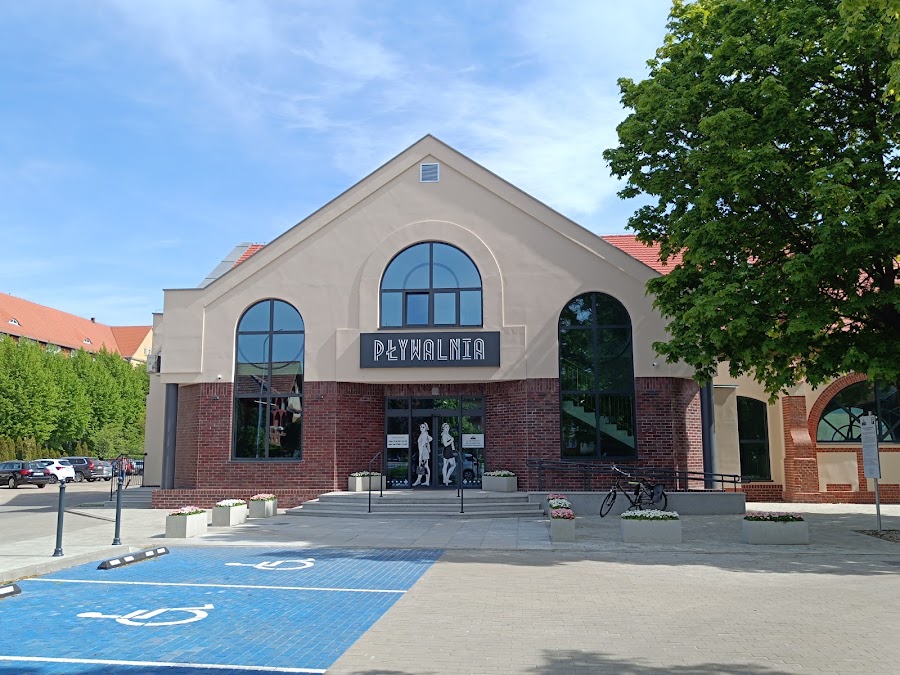 Pływalnia września