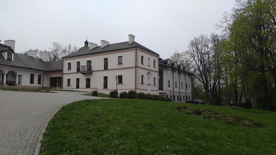 Basen Dwór Kombornia